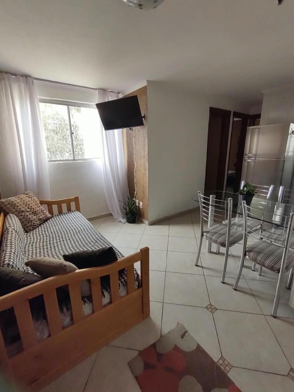 Apartamento térreo, bem equipado, com estacionamento, pra seis pessoas Apartment in State of Rio Grande do Sul