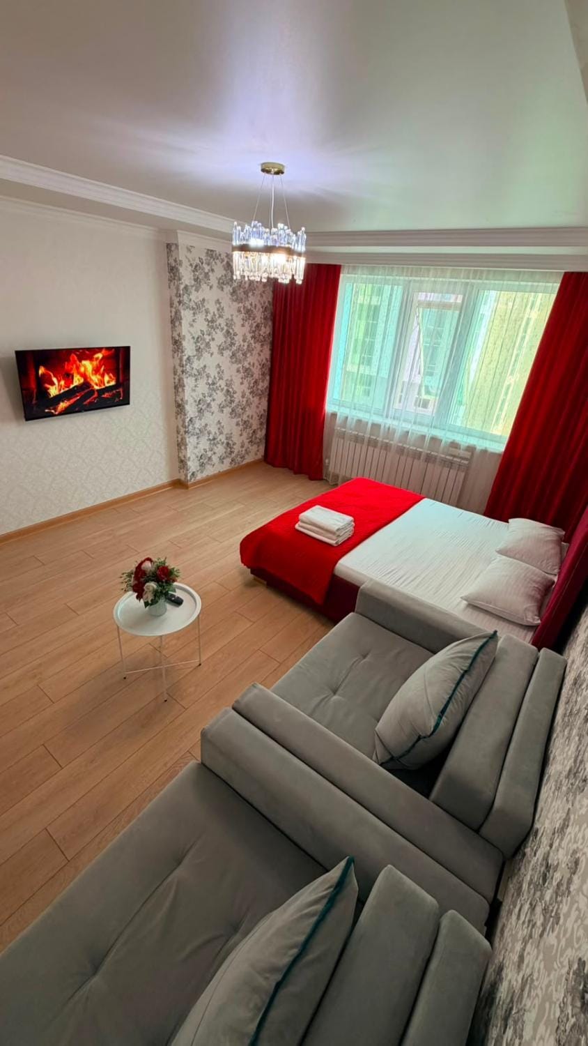 ЖК Времена года Весна новая 3х комнатная-студия Apartment in Kazakhstan