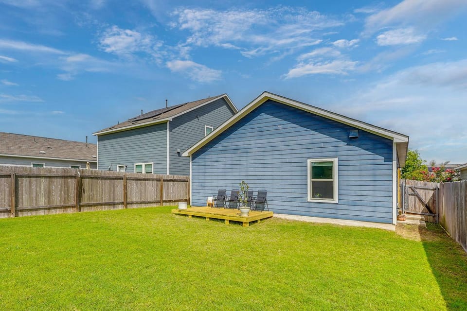 South Austin Hub Near Airport & McKinney Falls! House in Austin