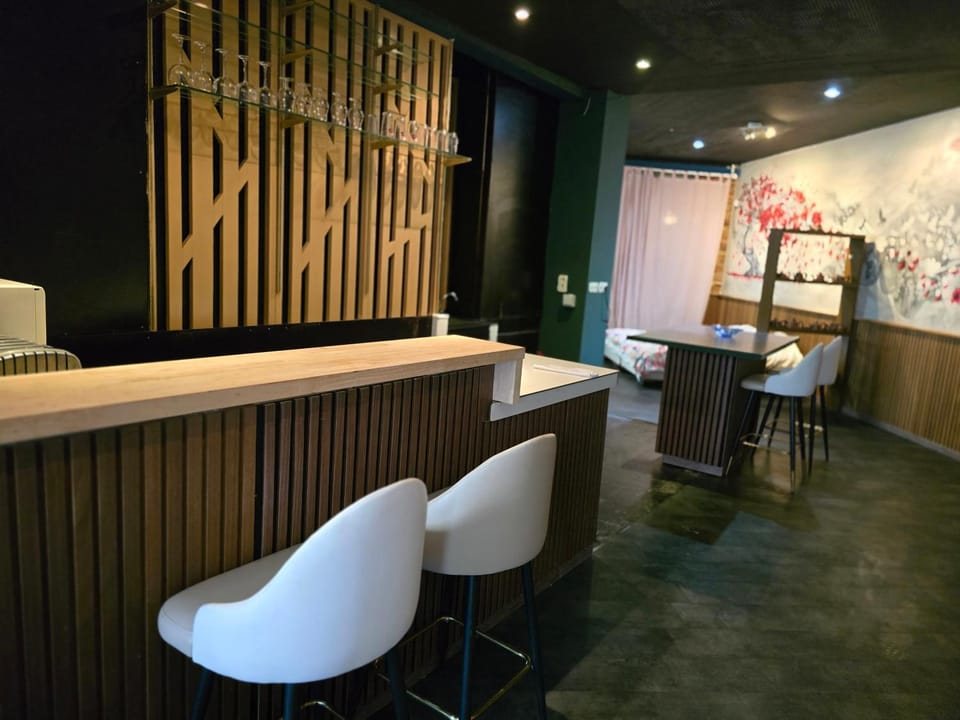 Living room, Lounge or bar