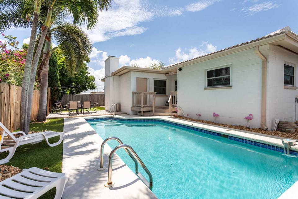 Pool view, Swimming pool