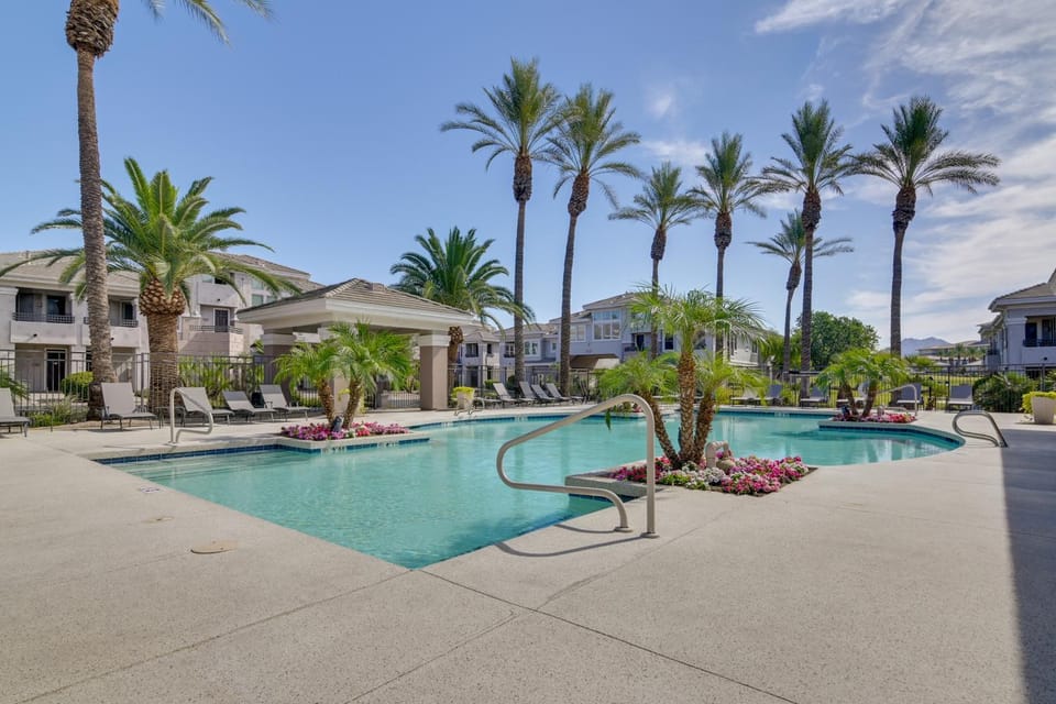 Golf at The Westin, Pool & Hot Tub! Upscale Condo House in Kierland