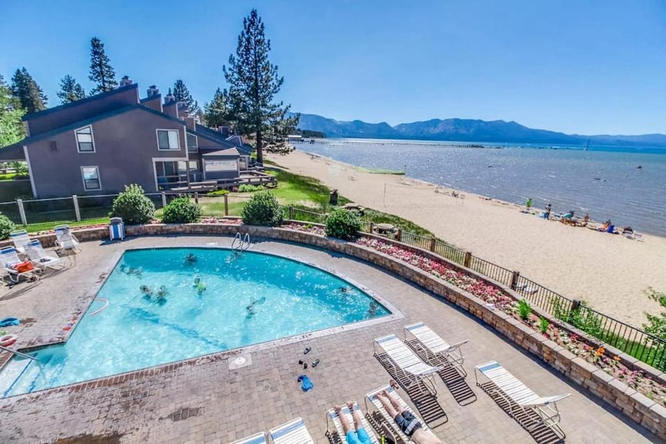 Spacious condo in lakefront complex with fireplace balcony pool & hot tub House in South Lake Tahoe