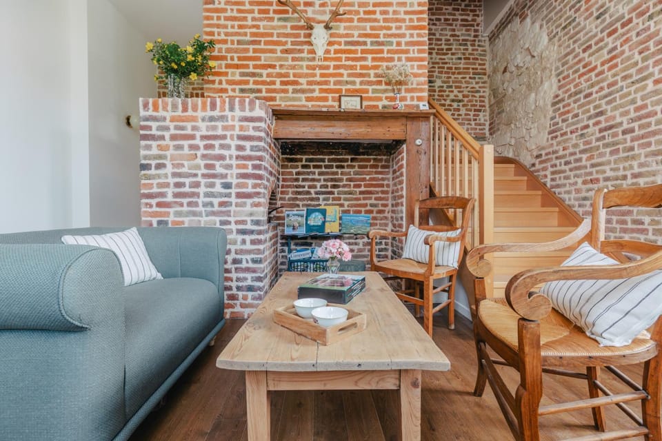 Gîte de charme dans la maison du gardien d'un château Country House in Amiens