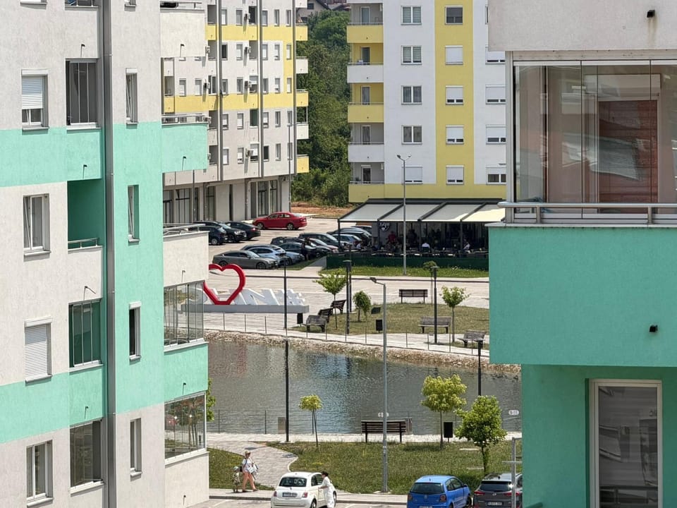 Day, Neighbourhood, City view, Street view, Location
