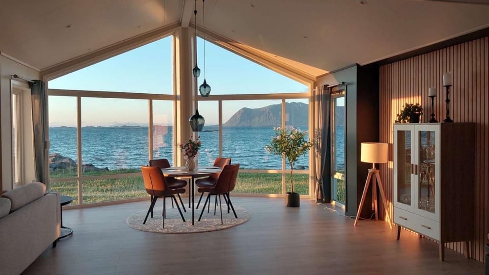Living room, Mountain view, Sea view