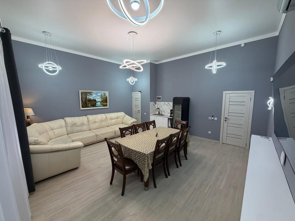 House 7 Apartment in Odessa