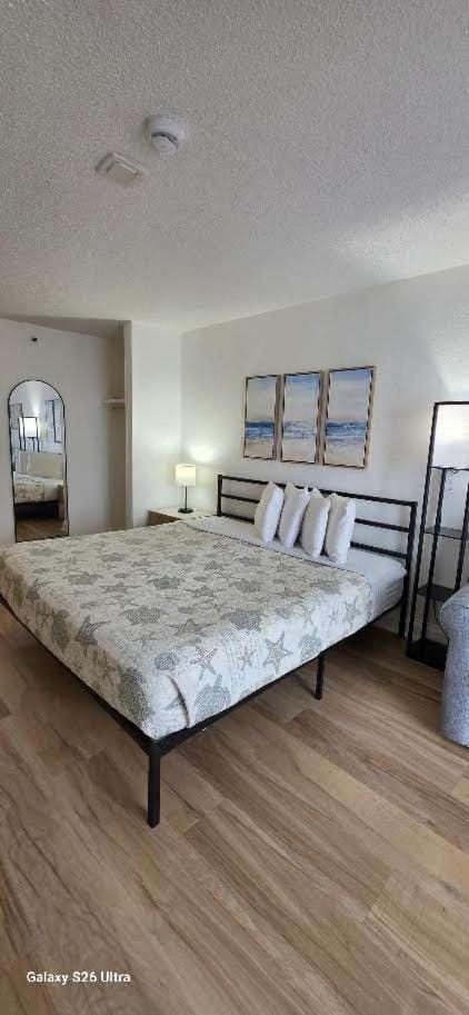 Beach Life Oceanview DW1004 Apartment in Myrtle Beach