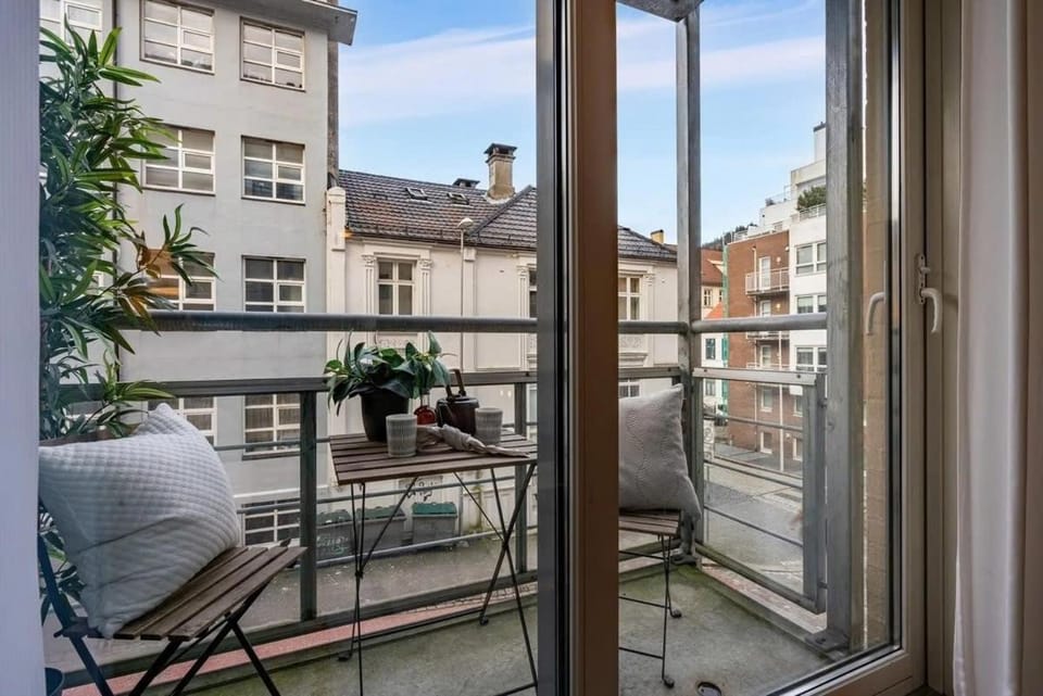 Cozy Central Flat with Balcony Apartment in Bergen