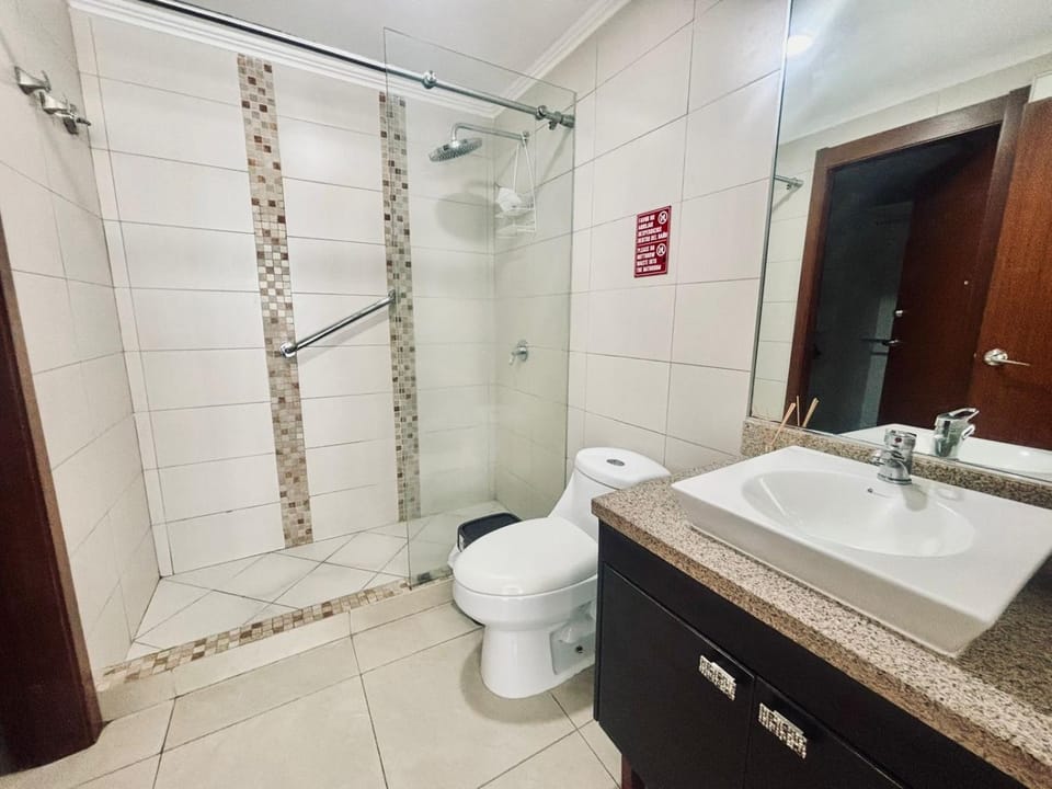 Suite Moderna con Vista al Río - Riverfront Apartment in Guayaquil
