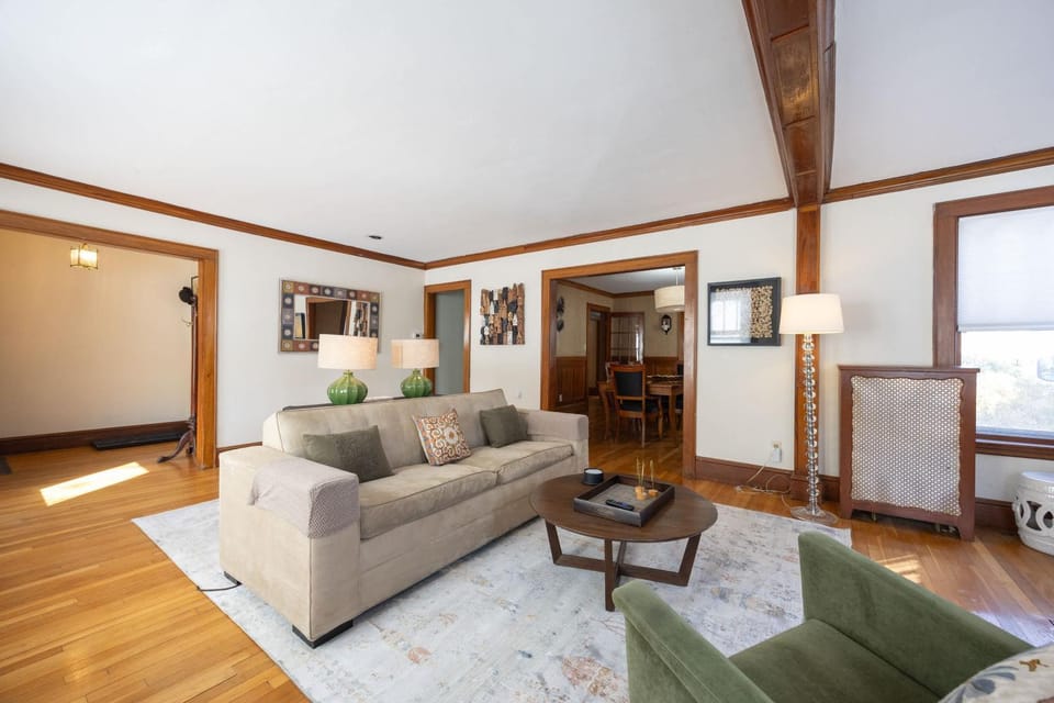 Walk to T, Jamaica Pond, Dining & Whole Foods Apartment in Jamaica Plain