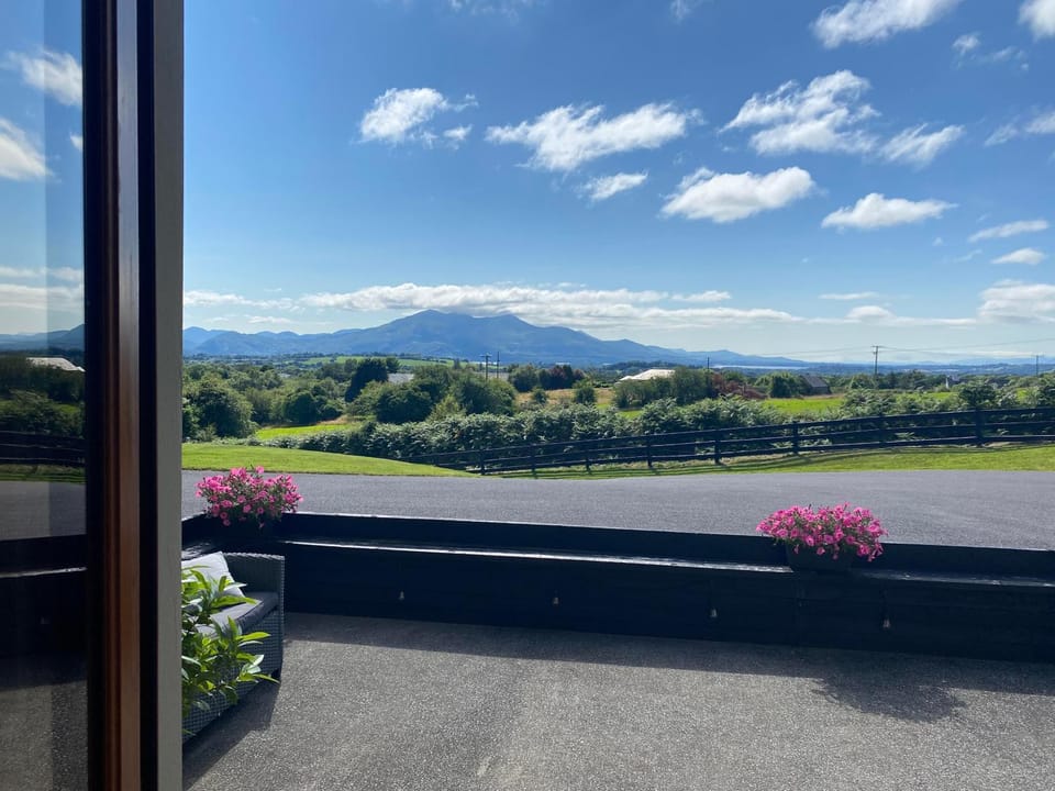 Natural landscape, View (from property/room), Balcony/Terrace, Living room, Mountain view