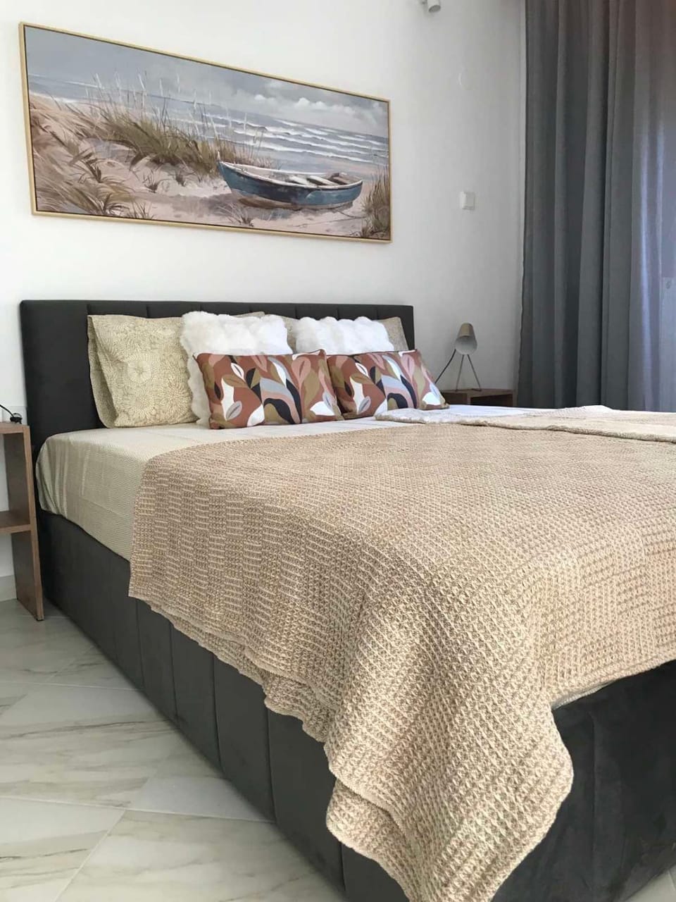 Archon Jacuzzi Luxury Apartment - 3 BDR, Stylish Jacuzzi, Chic and Relaxing, 13 km from Airport Apartment in Thessaloniki