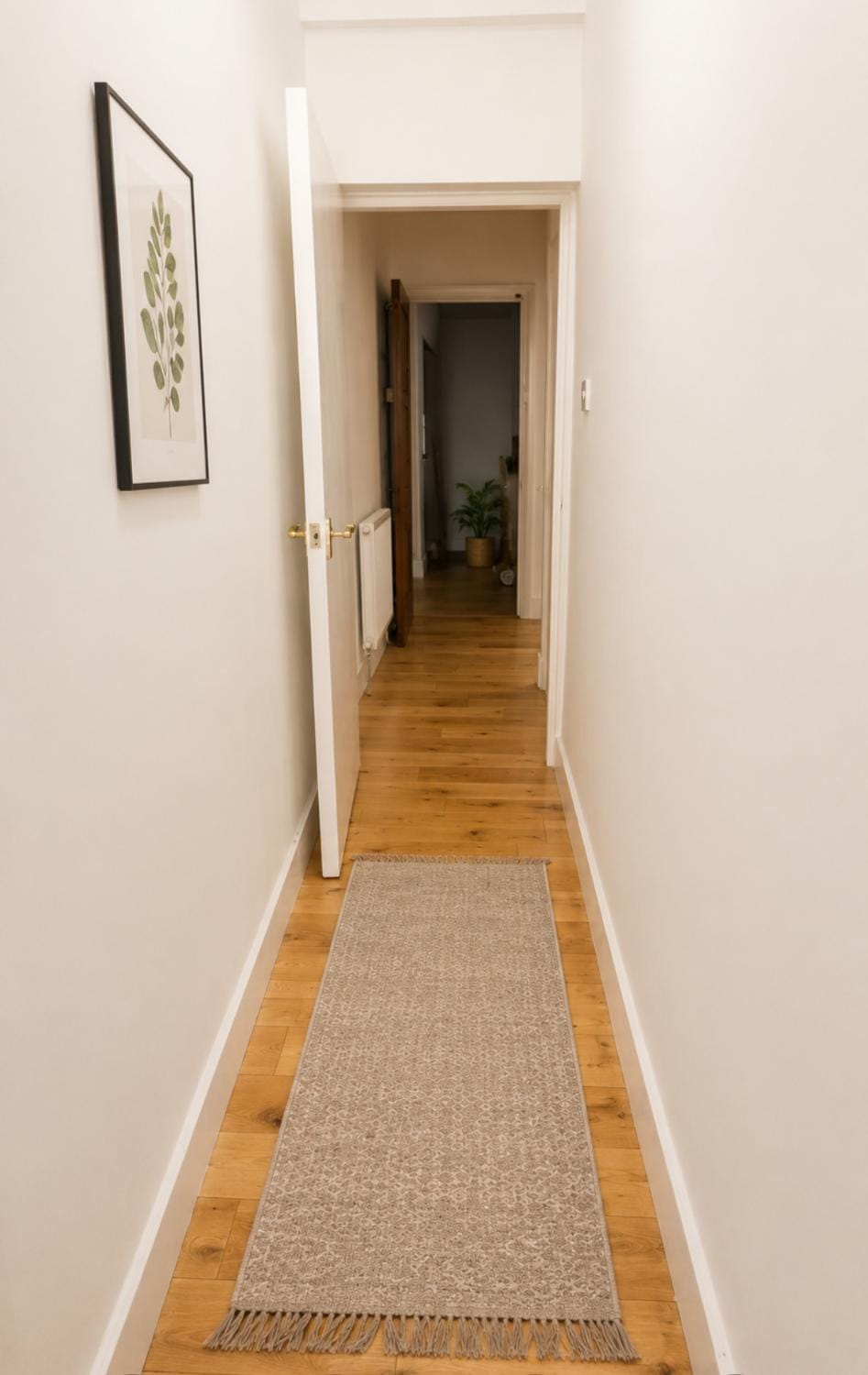 Spacious 2-Bedroom Apartment Near Canary Wharf with Fast City Access Apartment in London