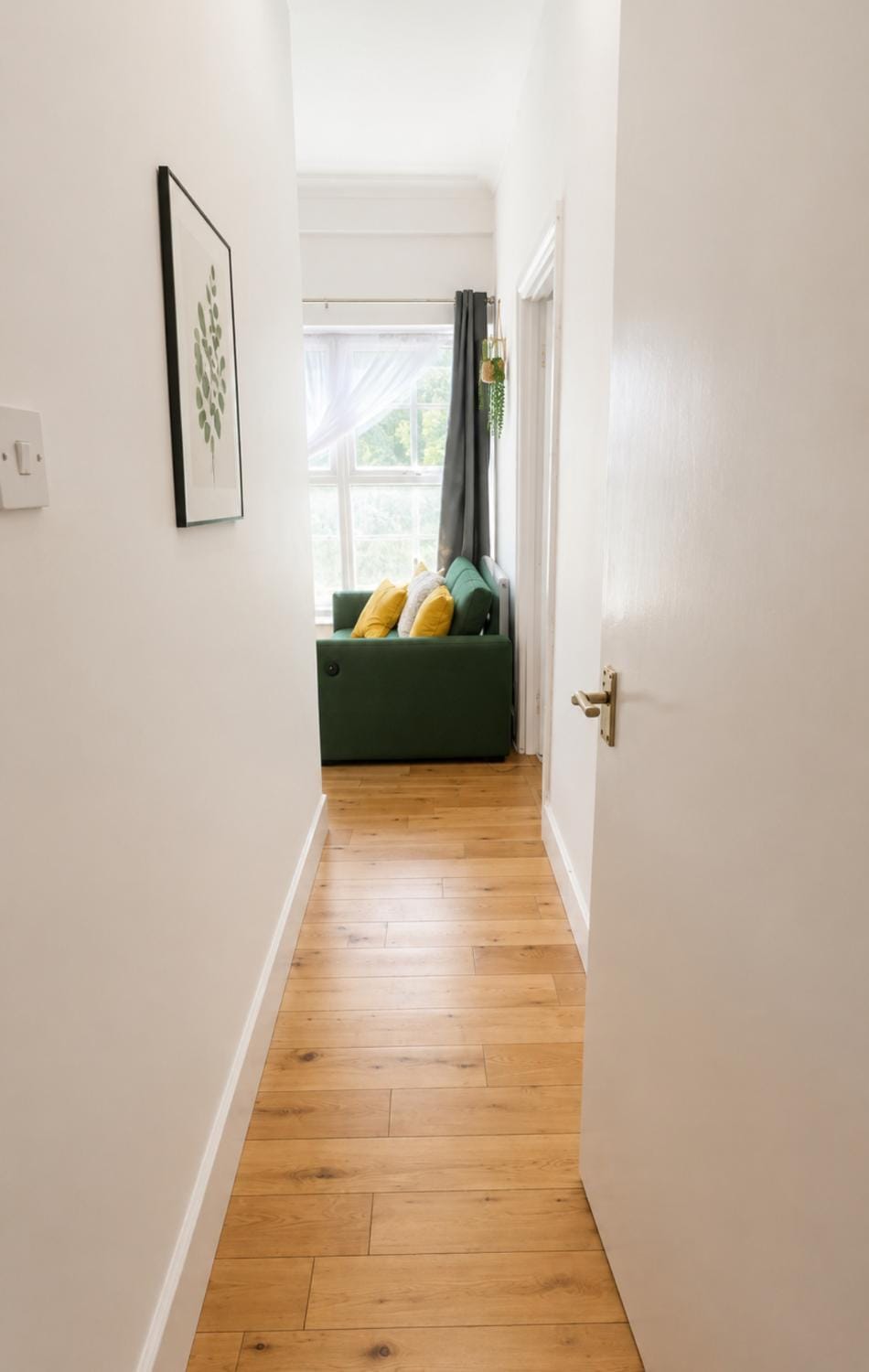 Spacious 2-Bedroom Apartment Near Canary Wharf with Fast City Access Apartment in London