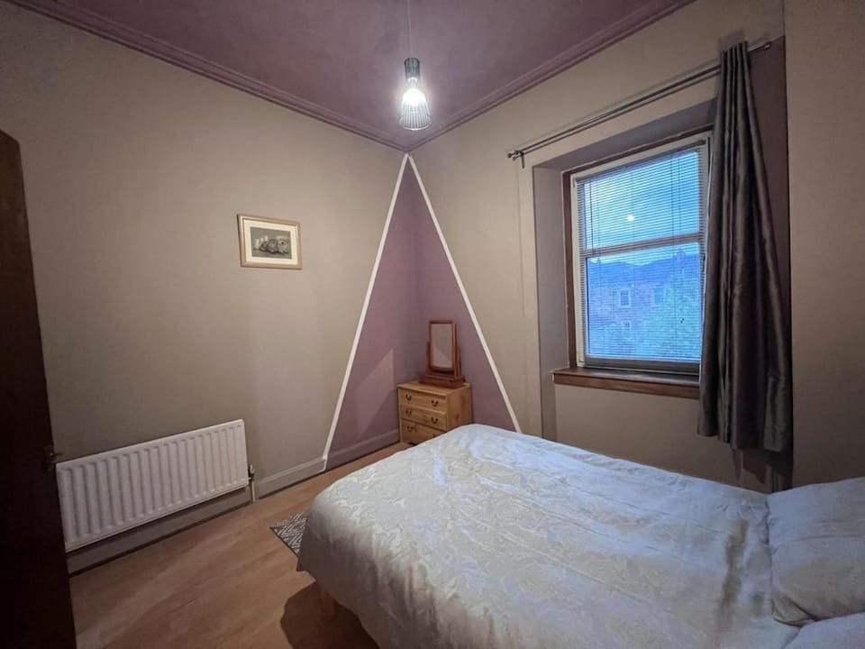 Cosy 5-Bed House Central Free Parking Group Contractor Family Friendly House in Glasgow