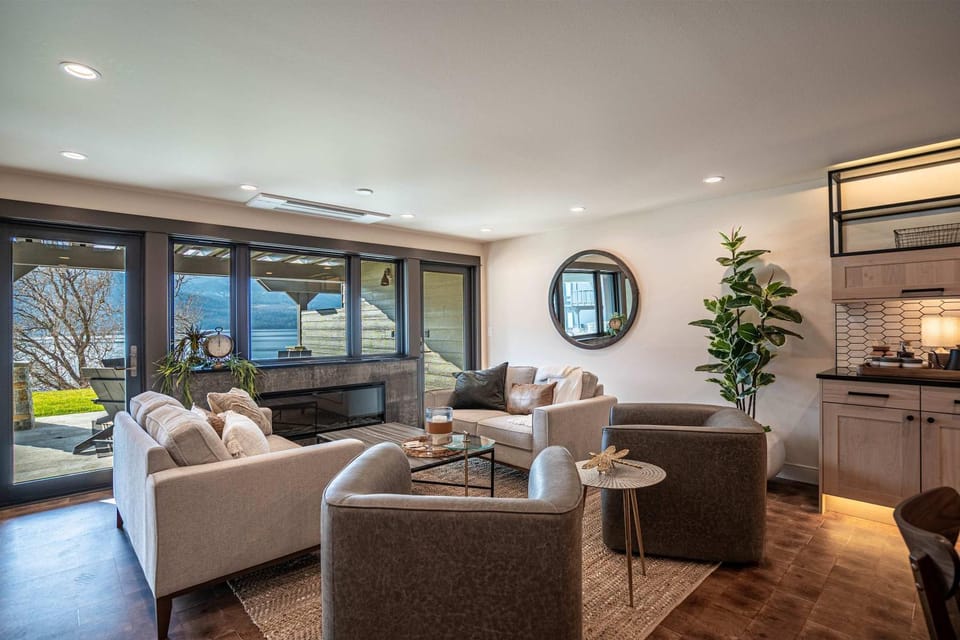 Designer Lakefront Condo C1 Wapato Point Chelan House in Manson