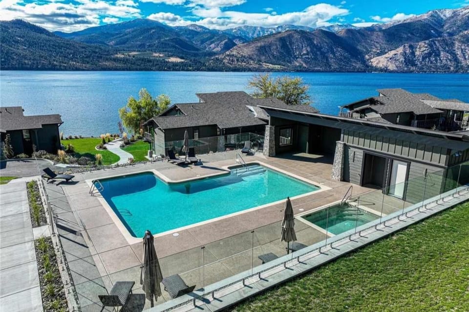 Designer Lakefront Condo C1 Wapato Point Chelan House in Manson