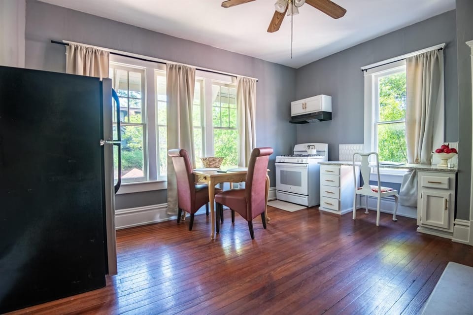 Magnolia Manor Groups, 3 Full Units, WiFi Country House in Vestavia Hills