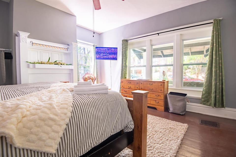 Magnolia Manor Groups, 3 Full Units, WiFi Country House in Vestavia Hills