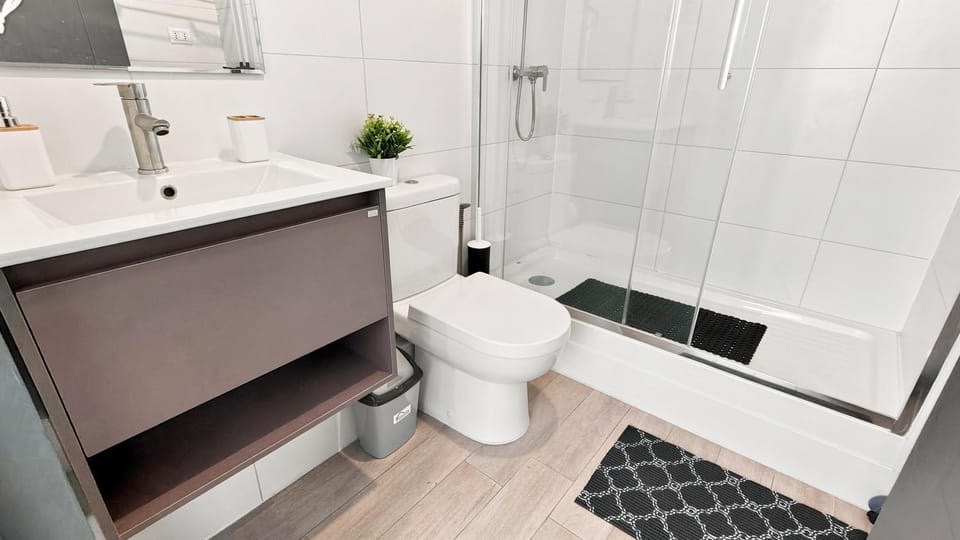 Shower, Bathroom