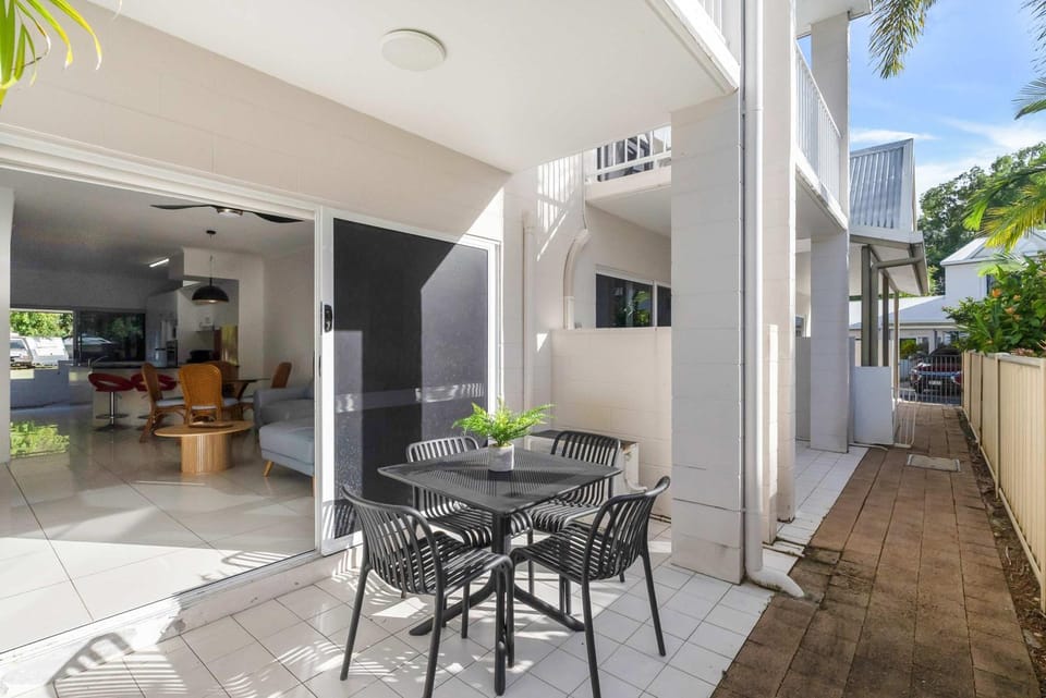 Patio, Seating area