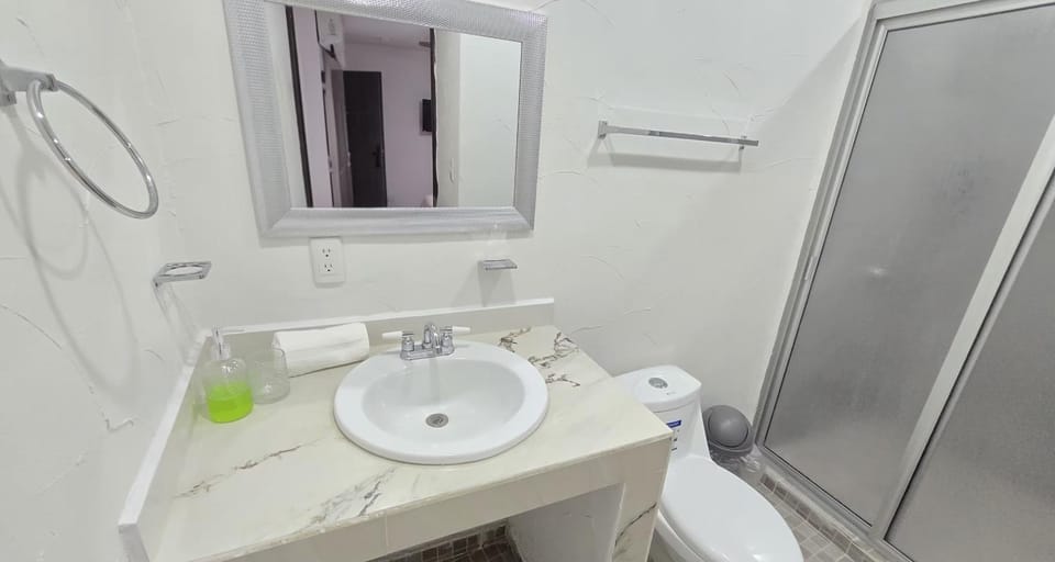 Shower, Bathroom, towels
