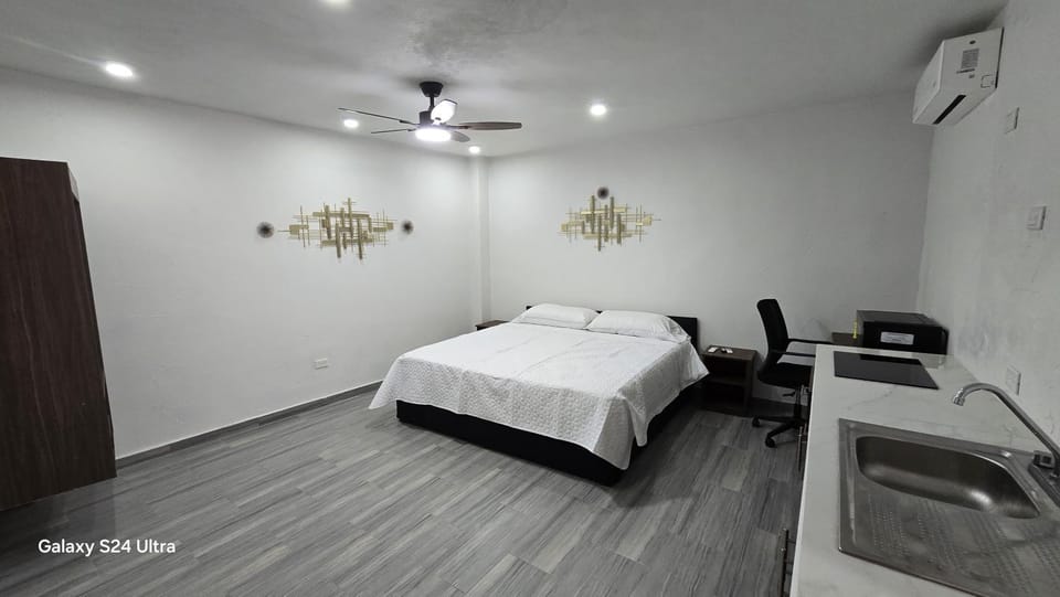 Bed, TV and multimedia, Kitchen or kitchenette, Bedroom, kitchen, air conditioner