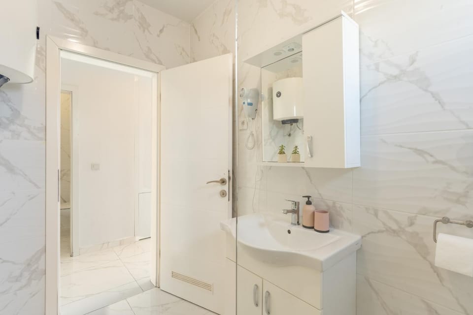 Shower, Bathroom, towels