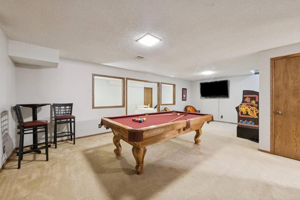 Spacious Getaway with Pool Table and Fire Pit House in Wichita