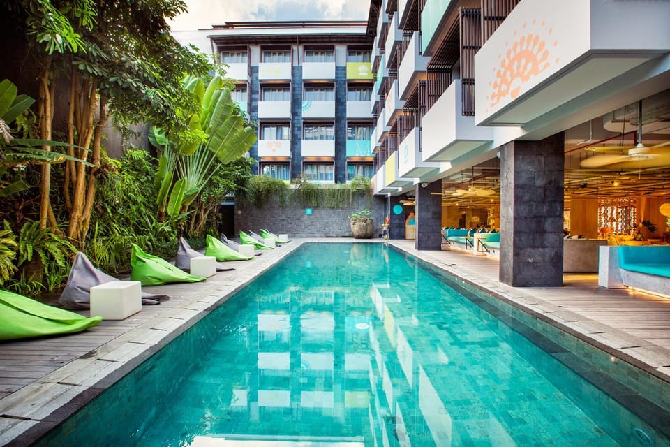 Property building, Day, Pool view, Swimming pool, sunbed