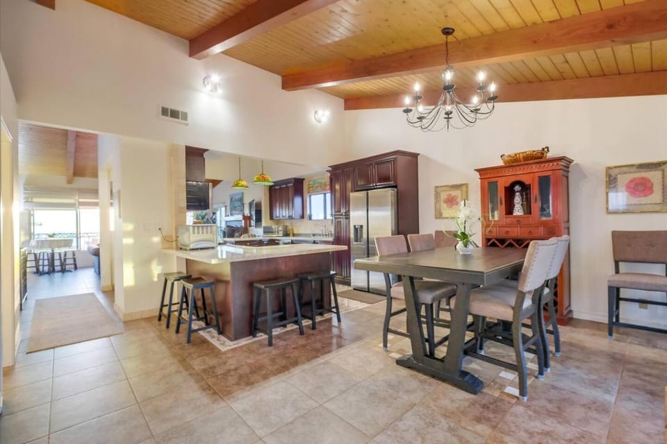 Hermosa Beach. Views of Waves & Park. Walk to Pier Villa in Hermosa Beach