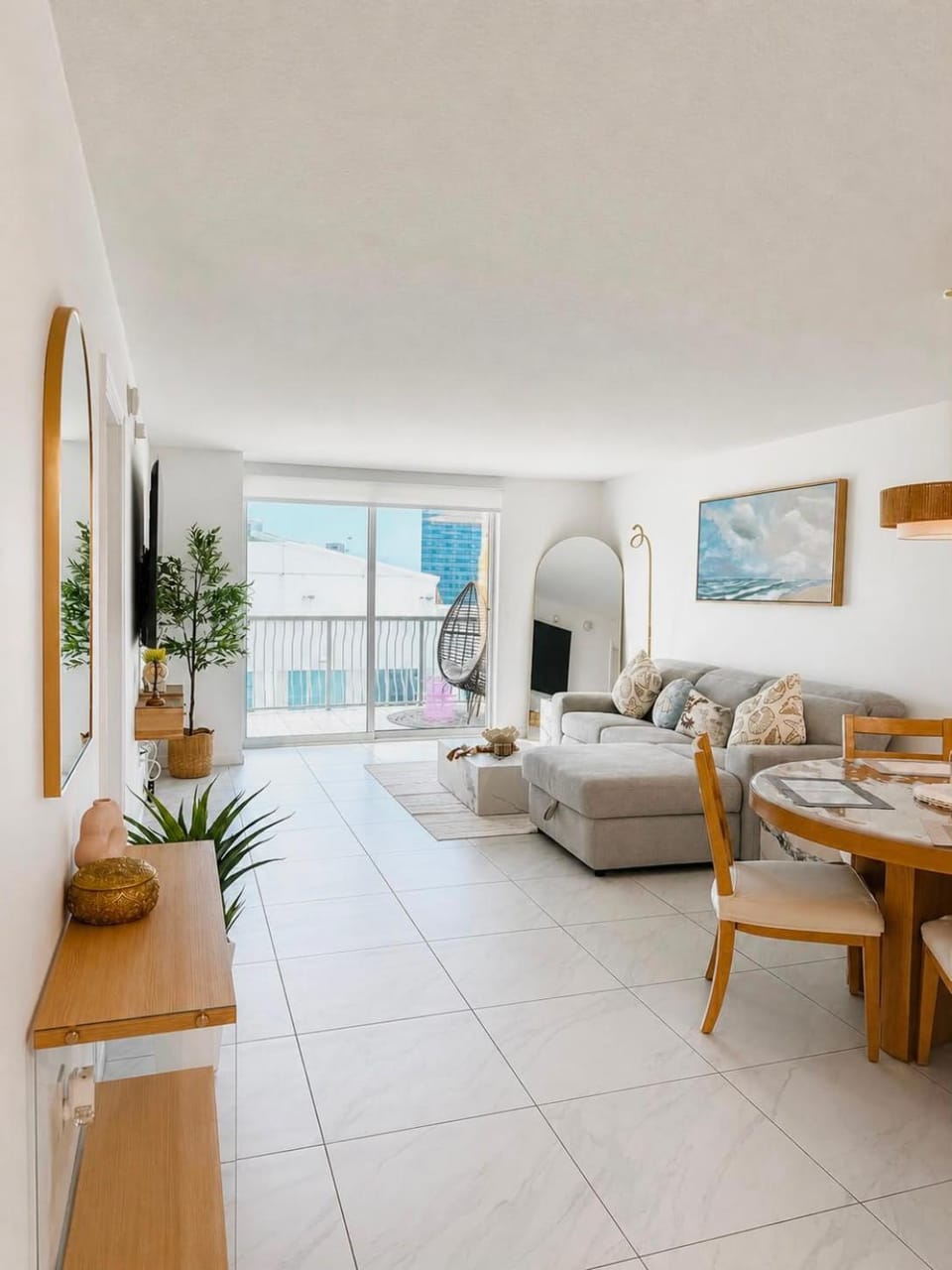 Breezy Bayfront in Heart of Brickell- Free Parking Apartment hotel in Brickell