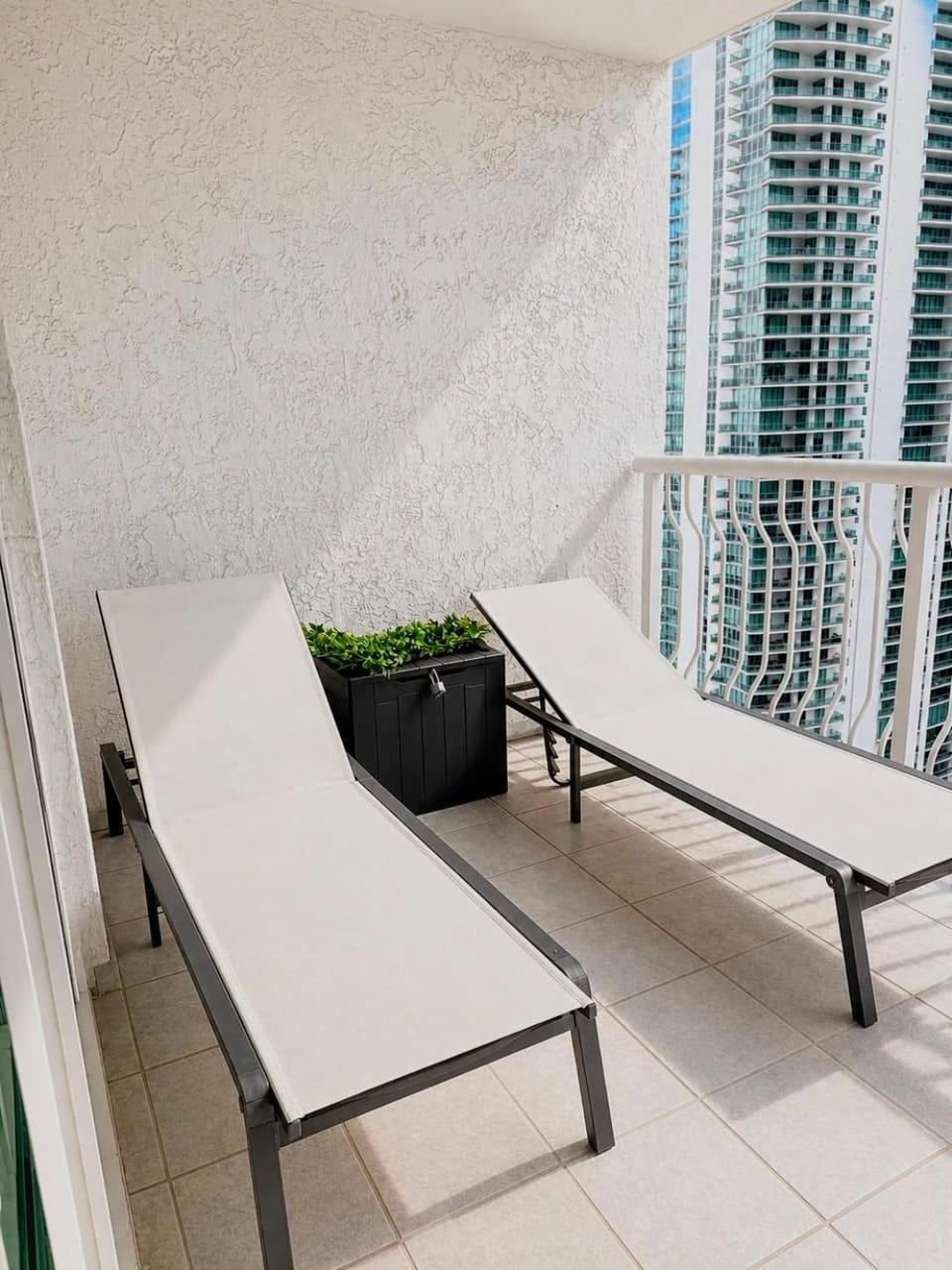 Breezy Bayfront in Heart of Brickell- Free Parking Apartment hotel in Brickell