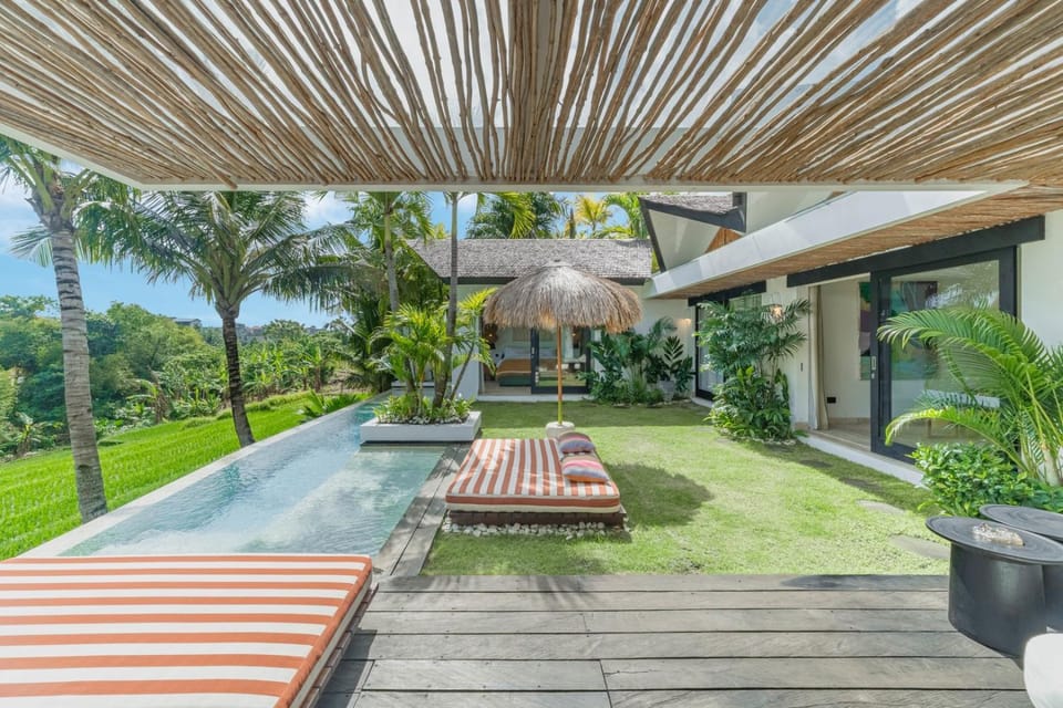Rice Field View | Cinema | Game Room | Canggu Villa in North Kuta