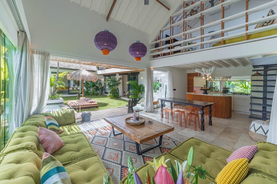 Rice Field View | Cinema | Game Room | Canggu Villa in North Kuta