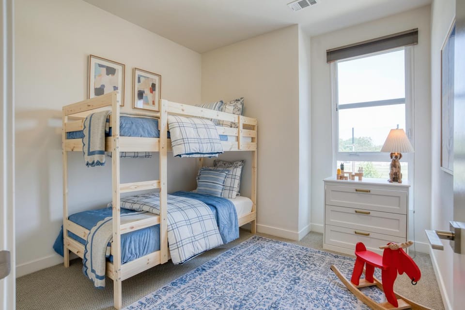 Spacious 4BR Retreat Near Griffith Park & Trails House in Echo Park