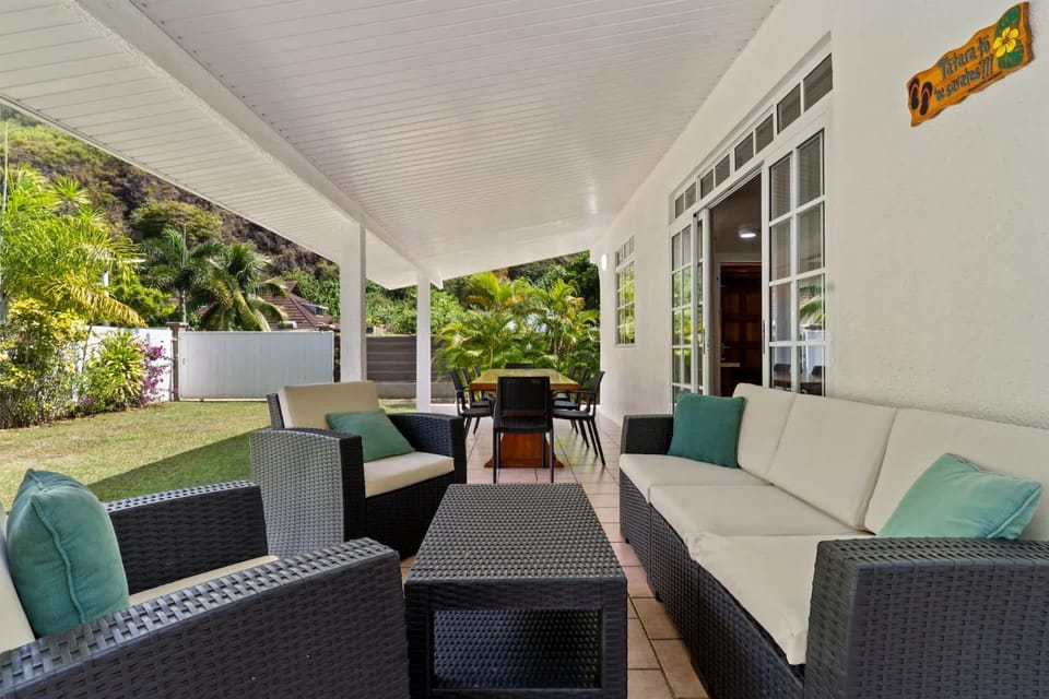 Moorea Mahana house with Private Canal to Lagoon House in Moorea-Maiao