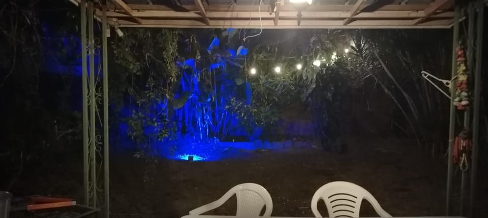Chellas fish Hostel in San Salvador