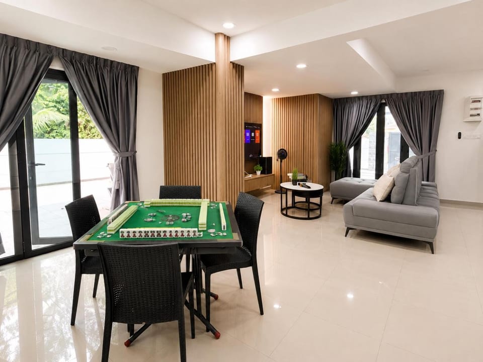 Living room, Evening entertainment