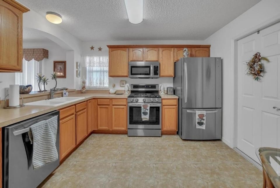 Prime Location with golf cart or walk to many areas Villa in The Villages