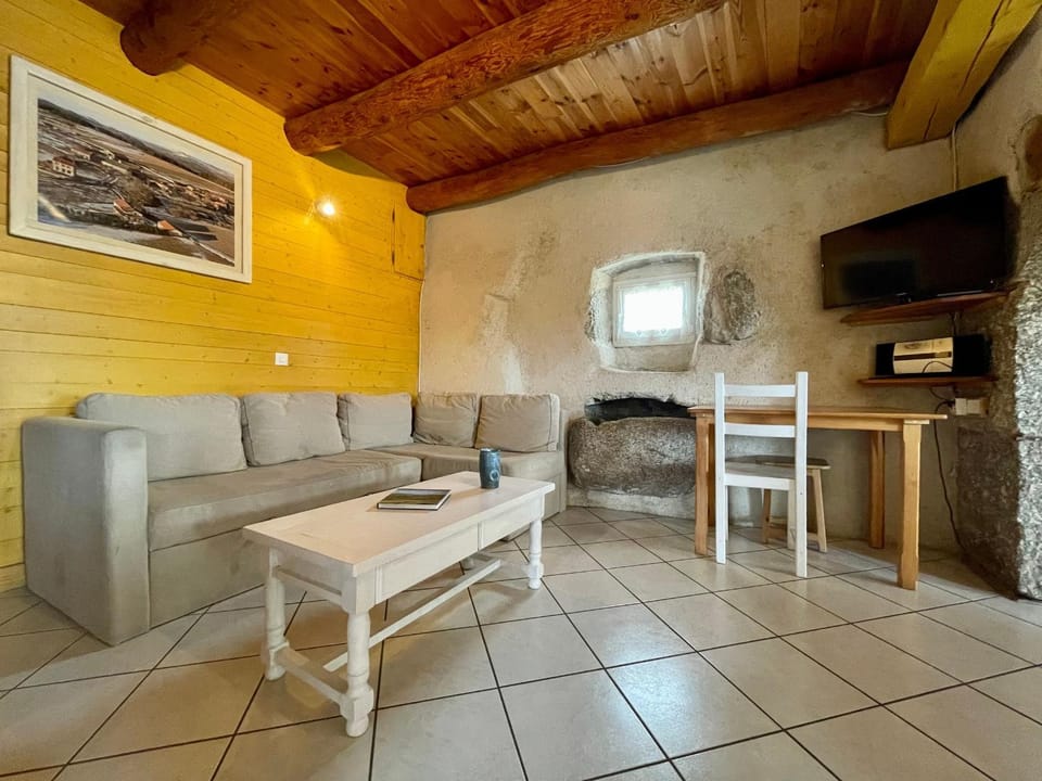 Gîte rustique en famille dans les Gorges de l'Allier, nature et randonnées à proximité - FR-1-582-525 House in Auvergne-Rhône-Alpes