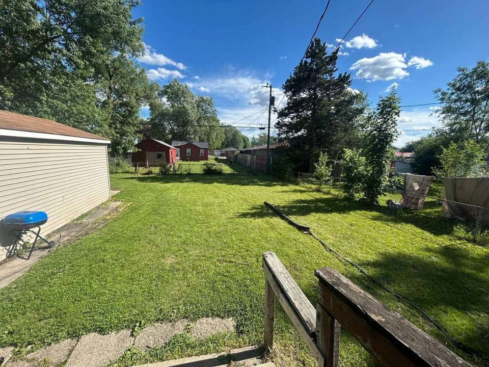 3 bedroom house with arcades House in Rockford