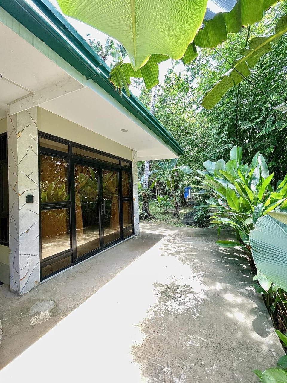 Facade/entrance, Garden