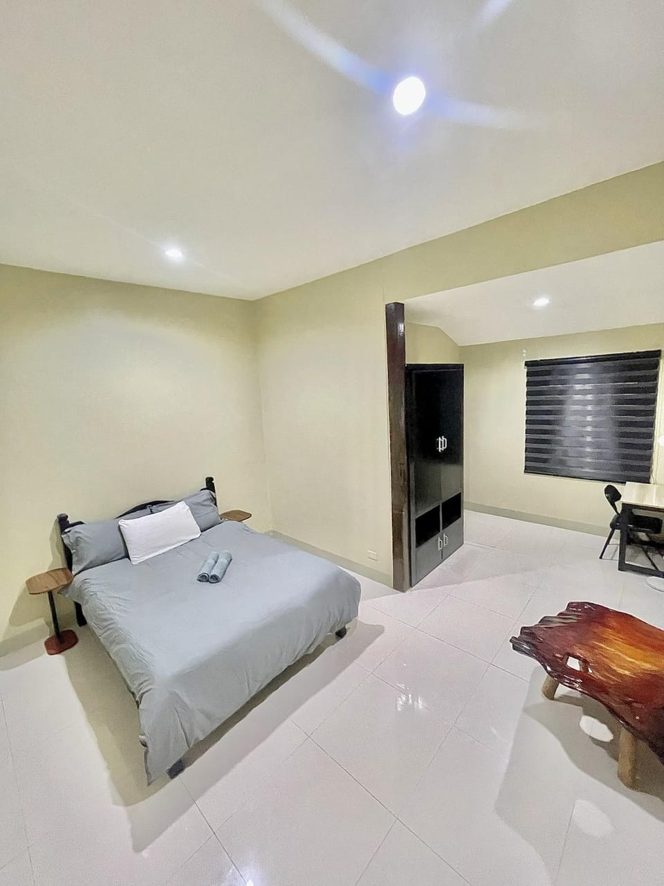 Bed, Bedroom, air conditioner