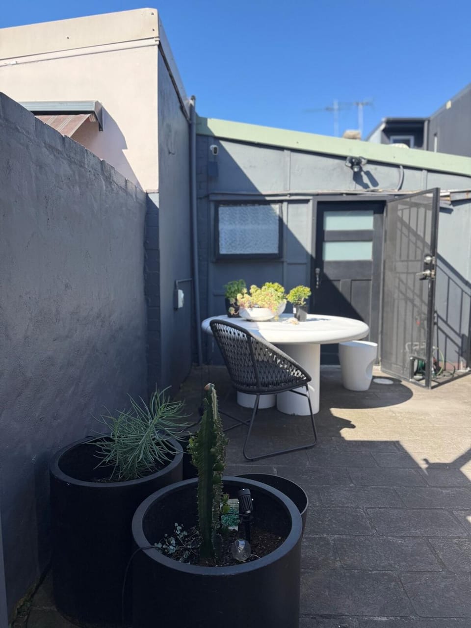 Stylish Sydney City Suite Humble-Business friendly Chalet in Sydney