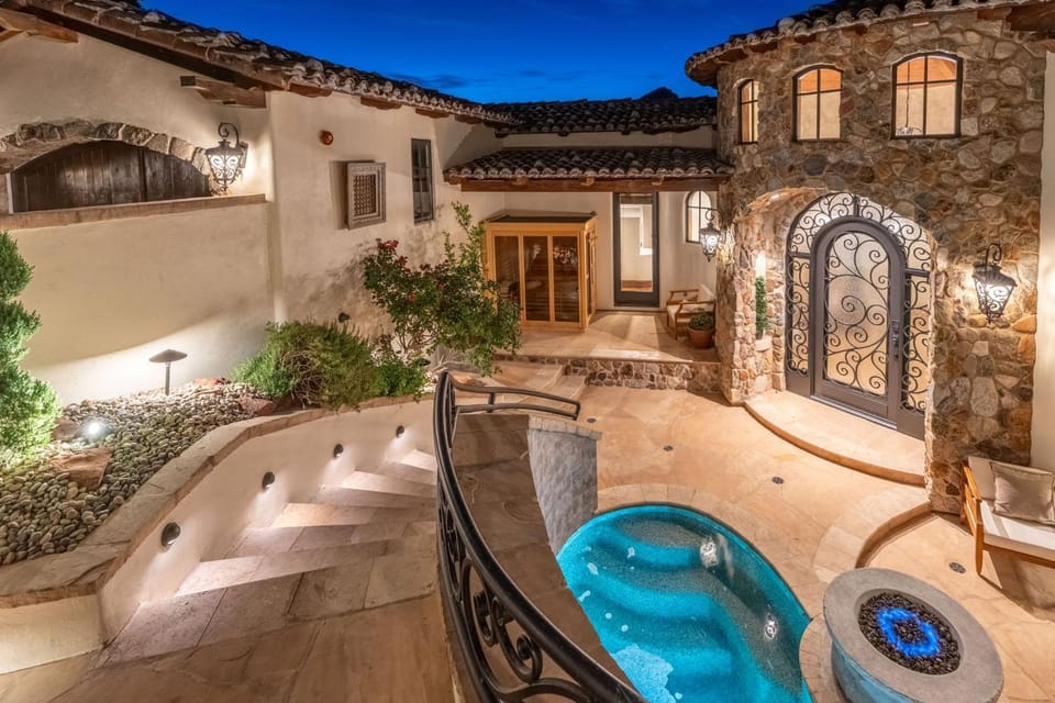 NEW - Tuscan Red Rock Overlook - Spectacular Views 2 Pools Waterfalls Fire Features Spa Sauna Massage Chairs & Salt Room House in Sedona
