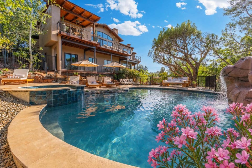 NEW - Tuscan Red Rock Overlook - Spectacular Views 2 Pools Waterfalls Fire Features Spa Sauna Massage Chairs & Salt Room House in Sedona