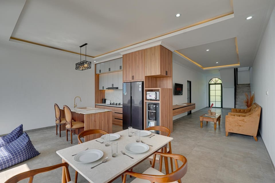 Living room, Dining area, kitchen