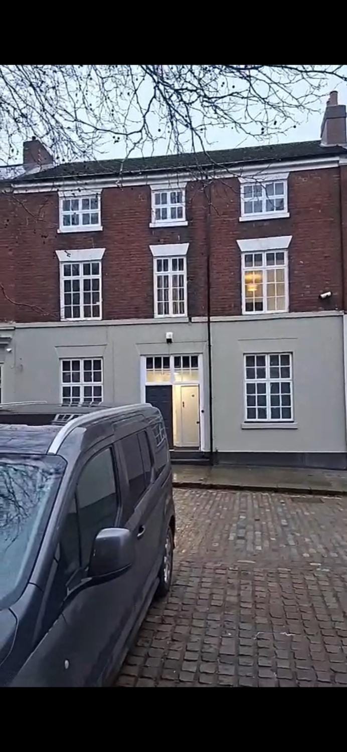 Property building, Location